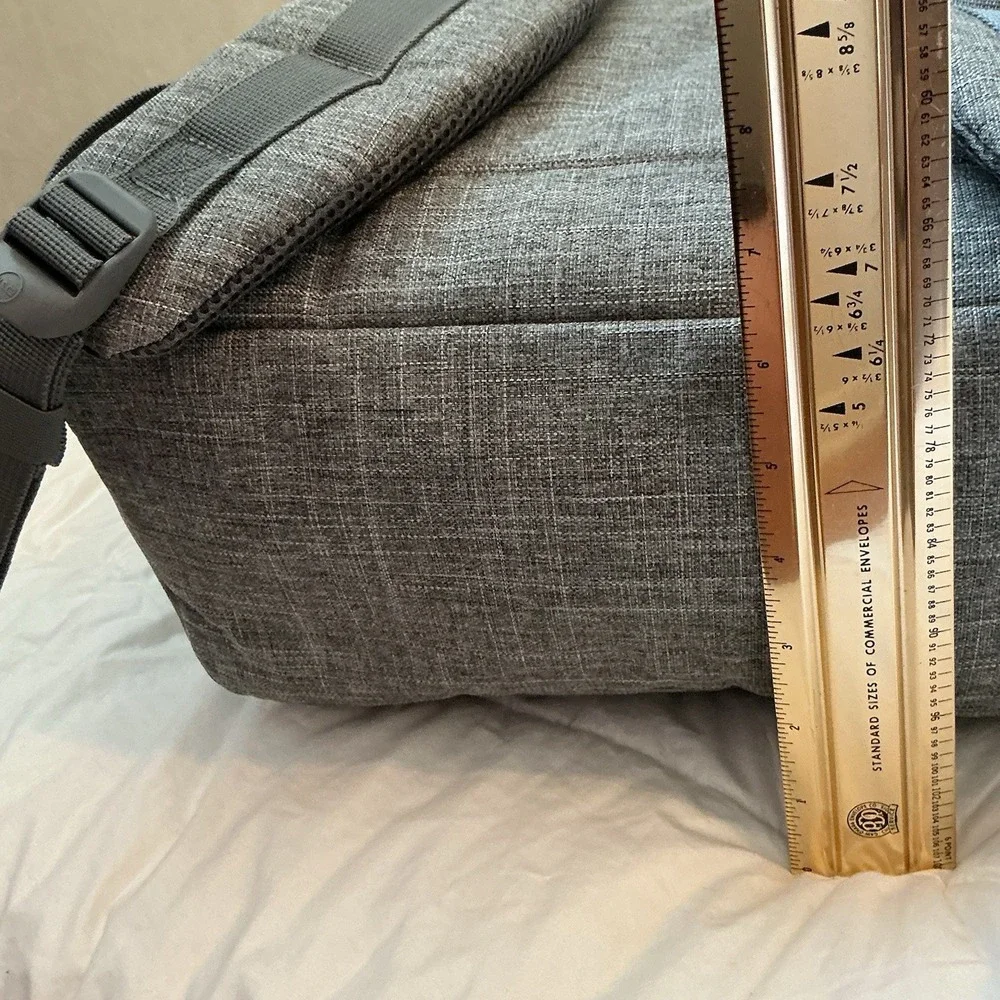 Herschel Retreat Backpack Raven Crosshatch Gray 18